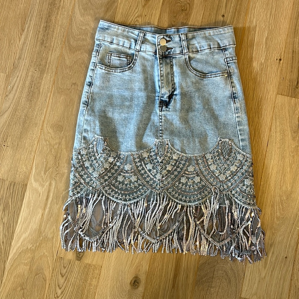 Such a fun skirt!